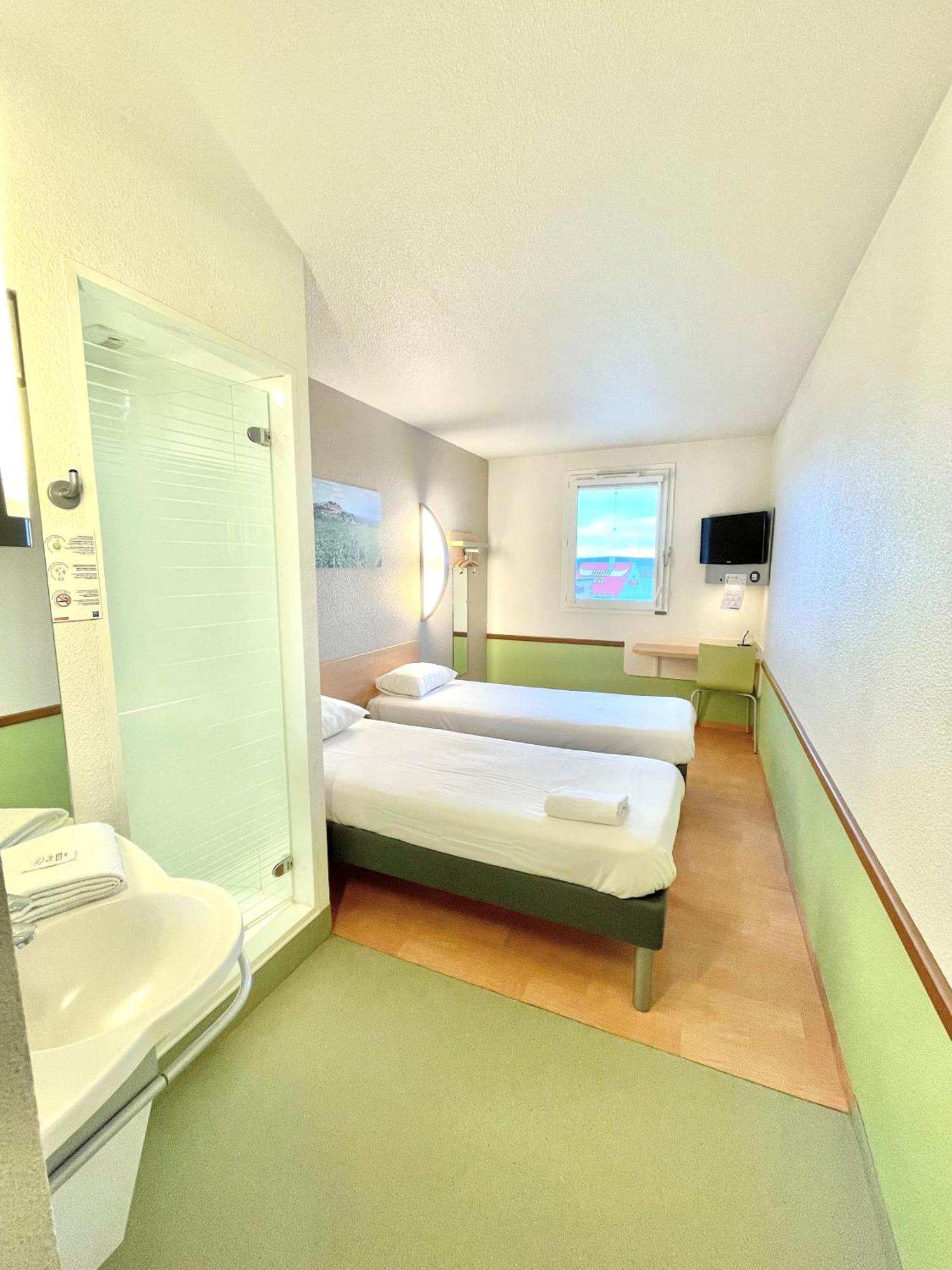 Hotel Ibis Budget Cosne Sur Loire Exterior foto