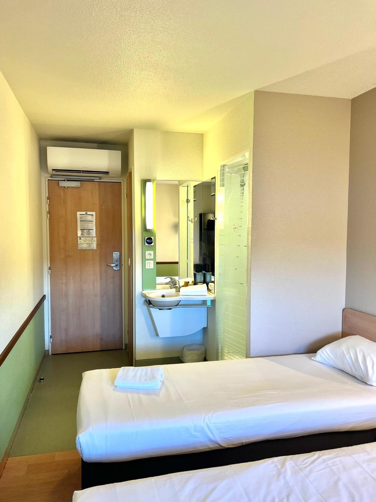 Hotel Ibis Budget Cosne Sur Loire Exterior foto