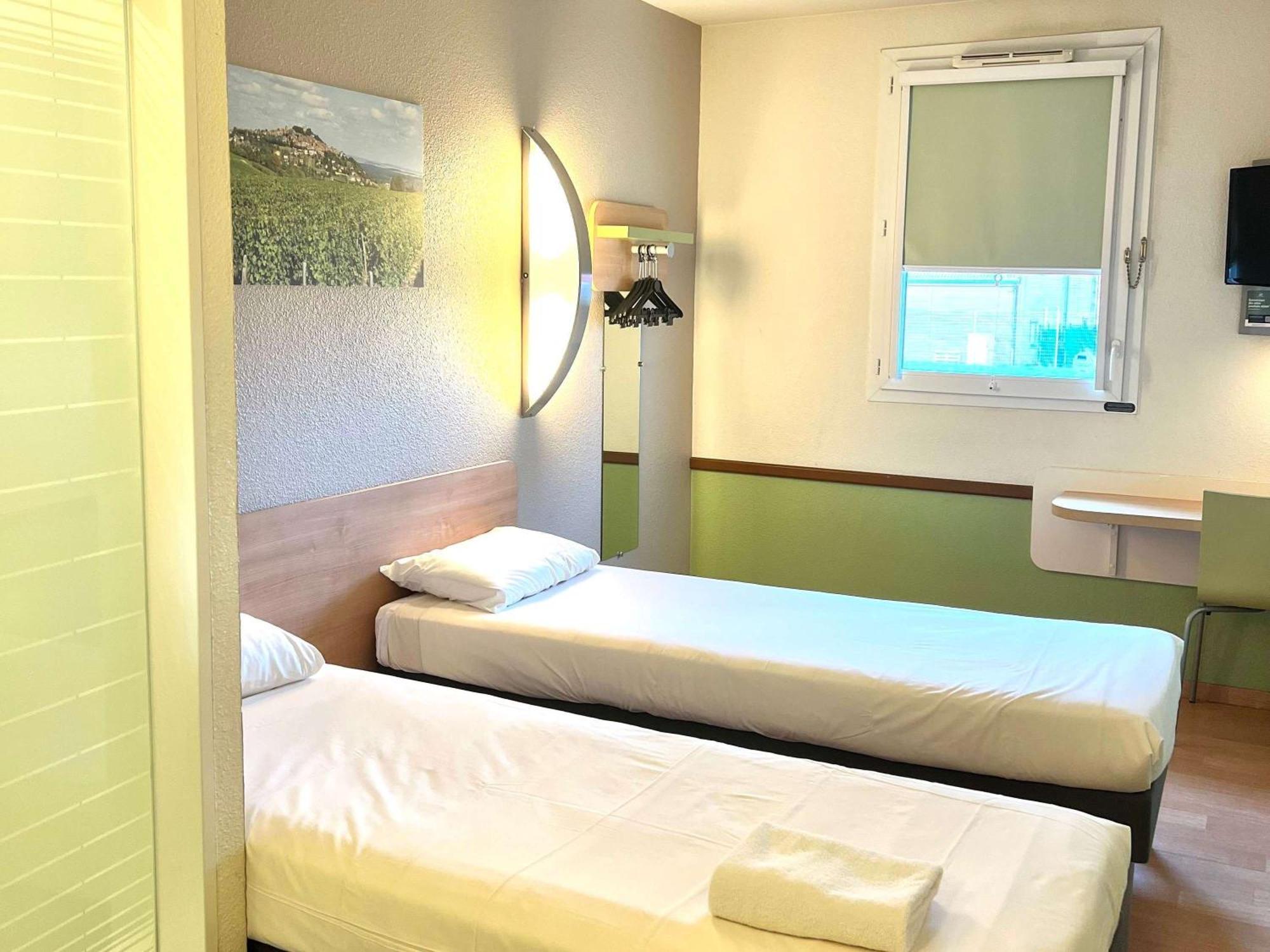Hotel Ibis Budget Cosne Sur Loire Exterior foto