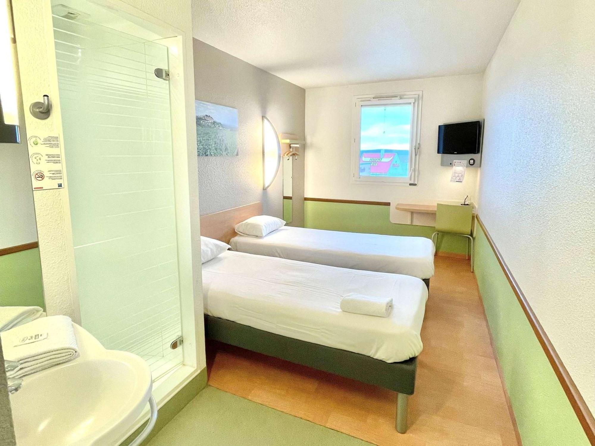 Hotel Ibis Budget Cosne Sur Loire Exterior foto