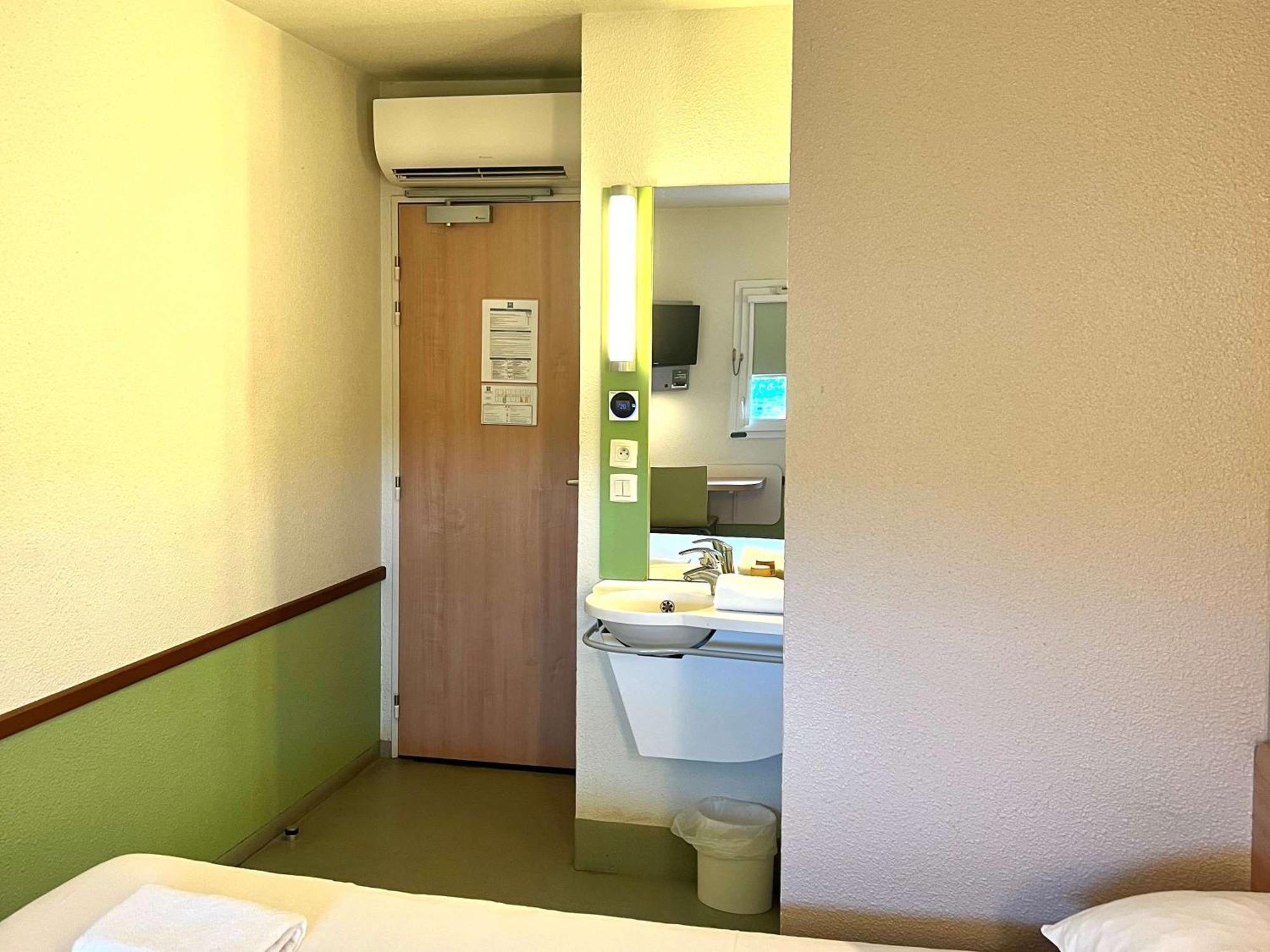 Hotel Ibis Budget Cosne Sur Loire Exterior foto