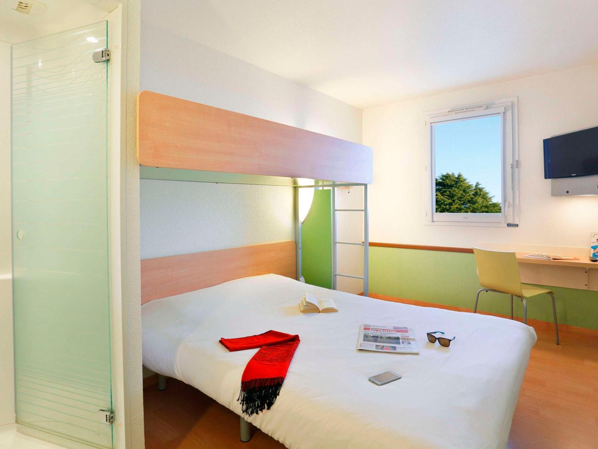 Hotel Ibis Budget Cosne Sur Loire Exterior foto