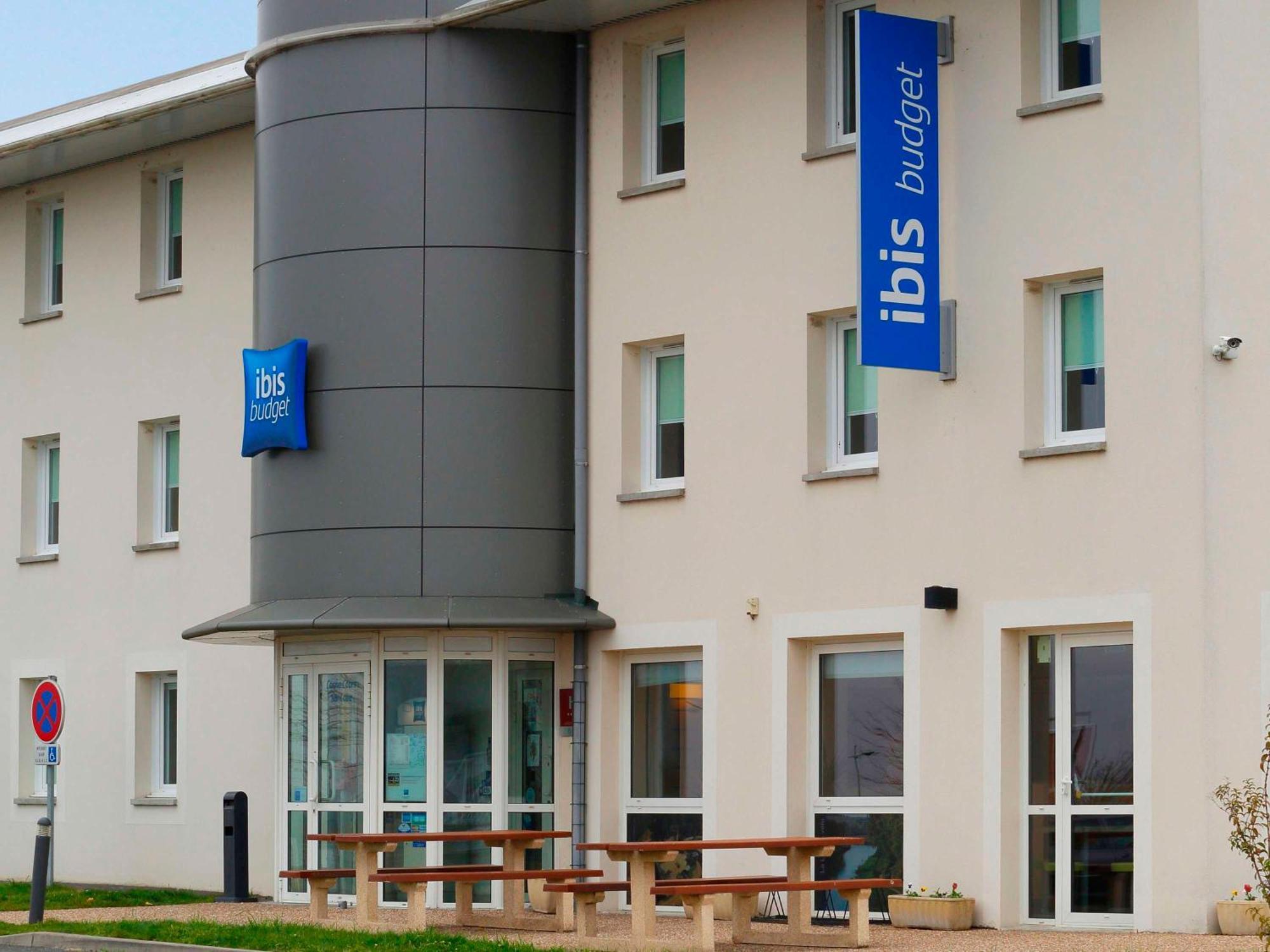 Hotel Ibis Budget Cosne Sur Loire Exterior foto